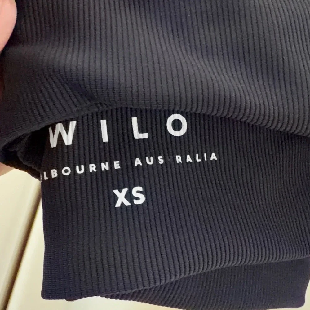 Wilo Melbourne Australia Ribbed Sports Bra Black XS Scoop Neck